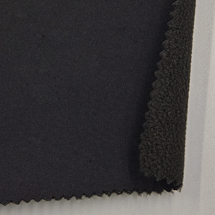 115g Polyester 4-Way Stretch Fabric + 190g Aerogel Polar Fleece (30% Recycled Fiber)